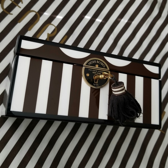 ❗Henri Bendel Lacquer Polka Dot and Stripe Brown and White Jewelry Box❗ - Picture 2 of 11